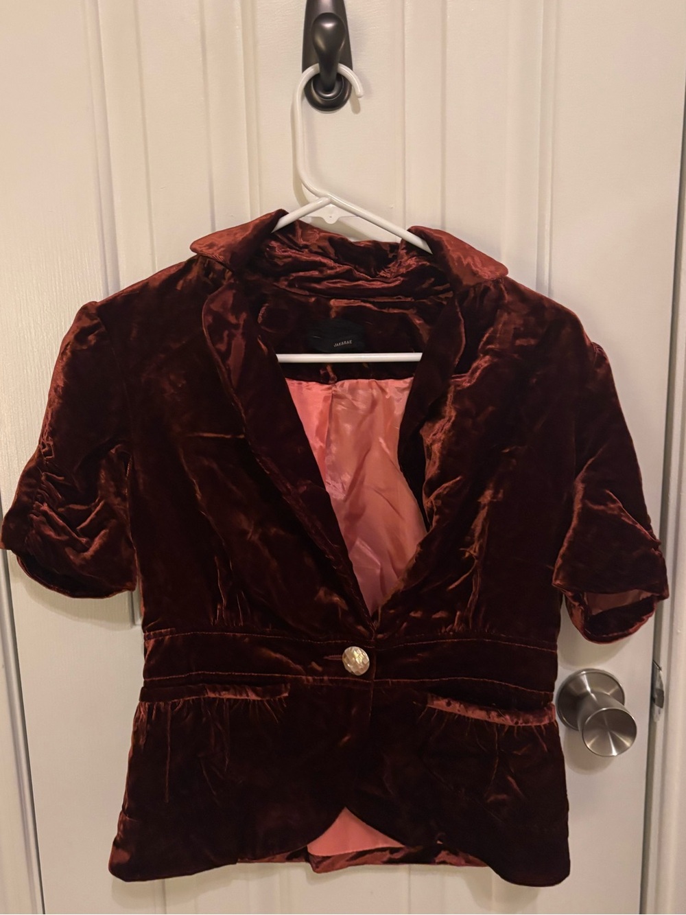 Short-Sleeve Velvet Blazer Jacket in Deep Burgundy